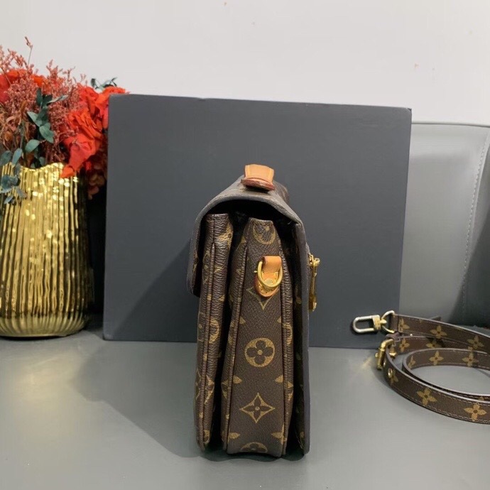 9新Lv路易威登 Louis Vuitton 老花郵差包 2017購入-7