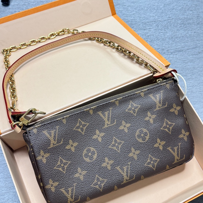 Lv大麻將包新款 可以斜背-0