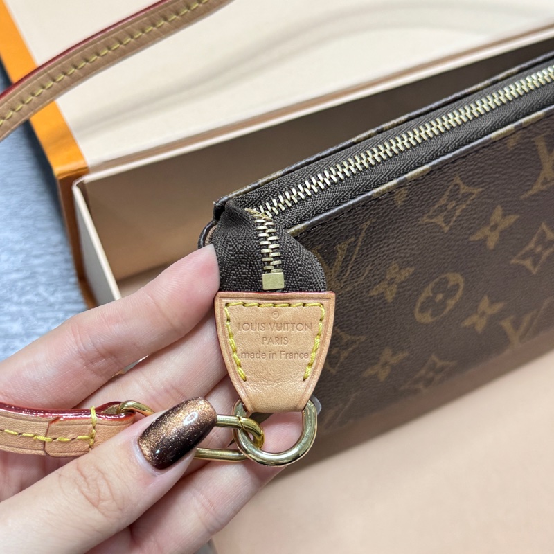 Lv大麻將包新款 可以斜背-1