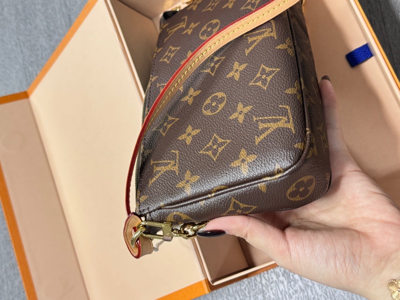 Lv大麻將包新款 可以斜背-5