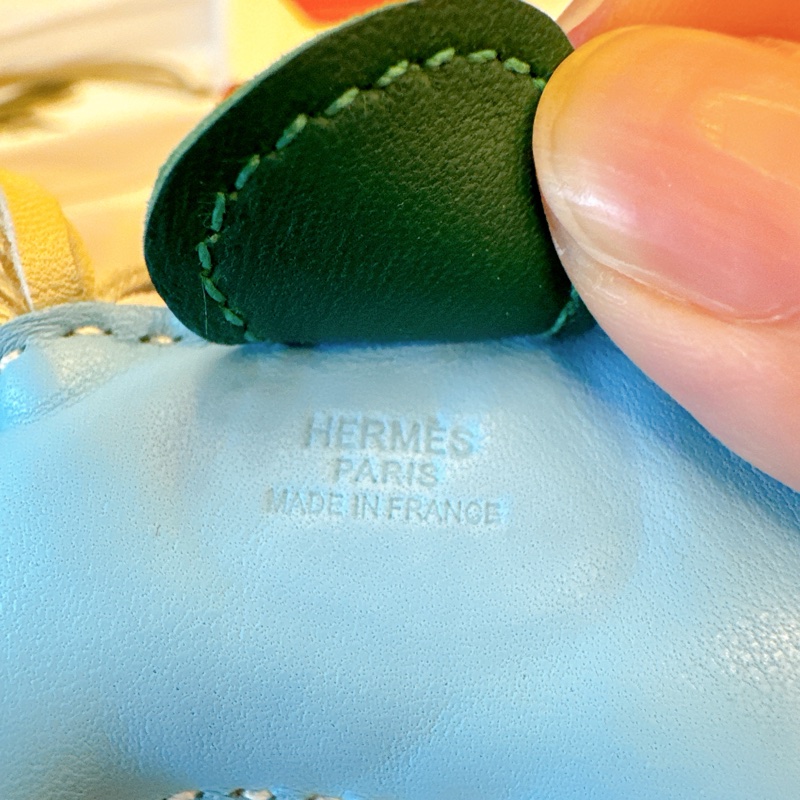 《專版》 Hermès 愛馬仕|小馬吊飾 🍬 糖果藍+奶昔白+孔雀綠-1