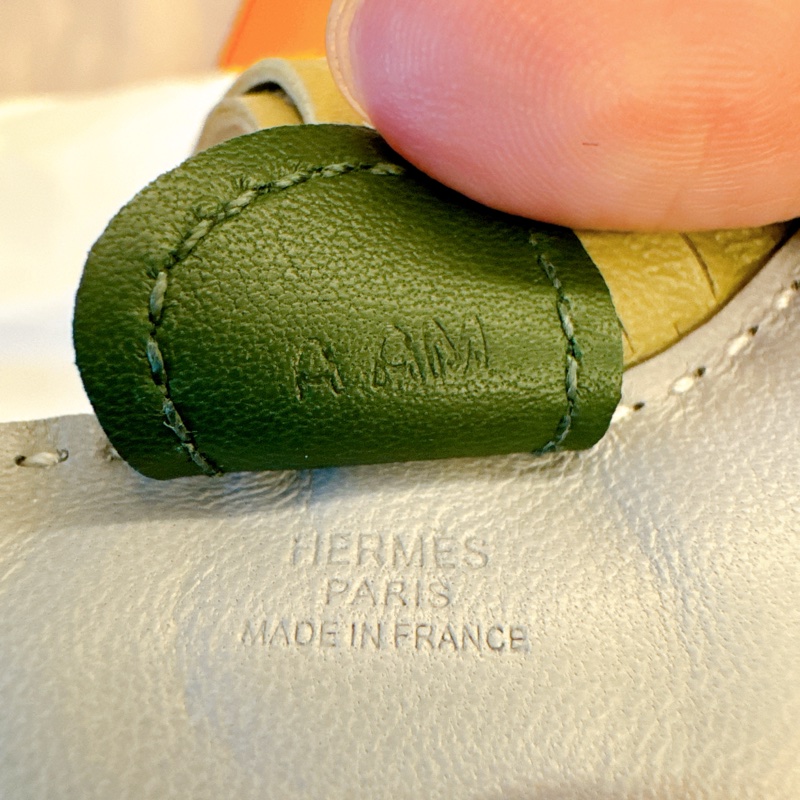 《專版》Hermès 愛馬仕|莫蘭迪四拼色小馬吊飾 🏔️ 冰川藍+鼠尾草綠+英國綠+風衣灰-1