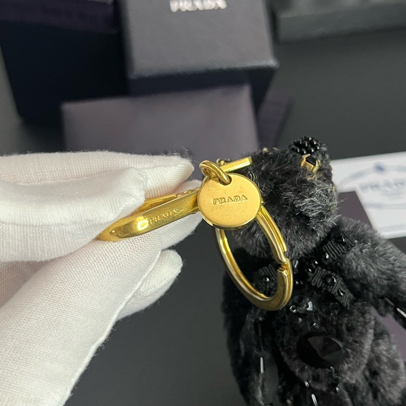 《雙11骨折價》（未使用 配件齊全） Prada 掛飾 寶石熊💎 保卡 盒裝 配件齊全-13