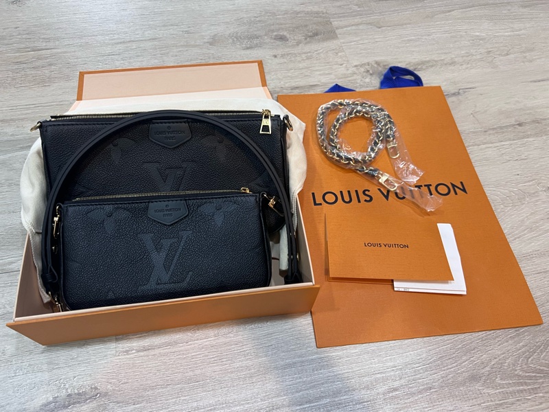 LV黑壓牛皮二合一包-1