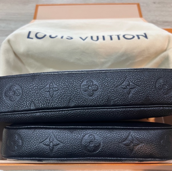 LV黑壓牛皮二合一包-3