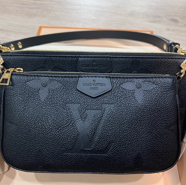 LV黑壓牛皮二合一包-4