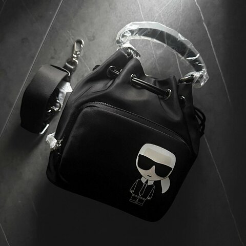 💸 雙11爆單狂潮來襲！錯過等明年！【KARL LAGERFELD 卡爾老佛爺】厚磅尼龍束口手提/斜背水桶包