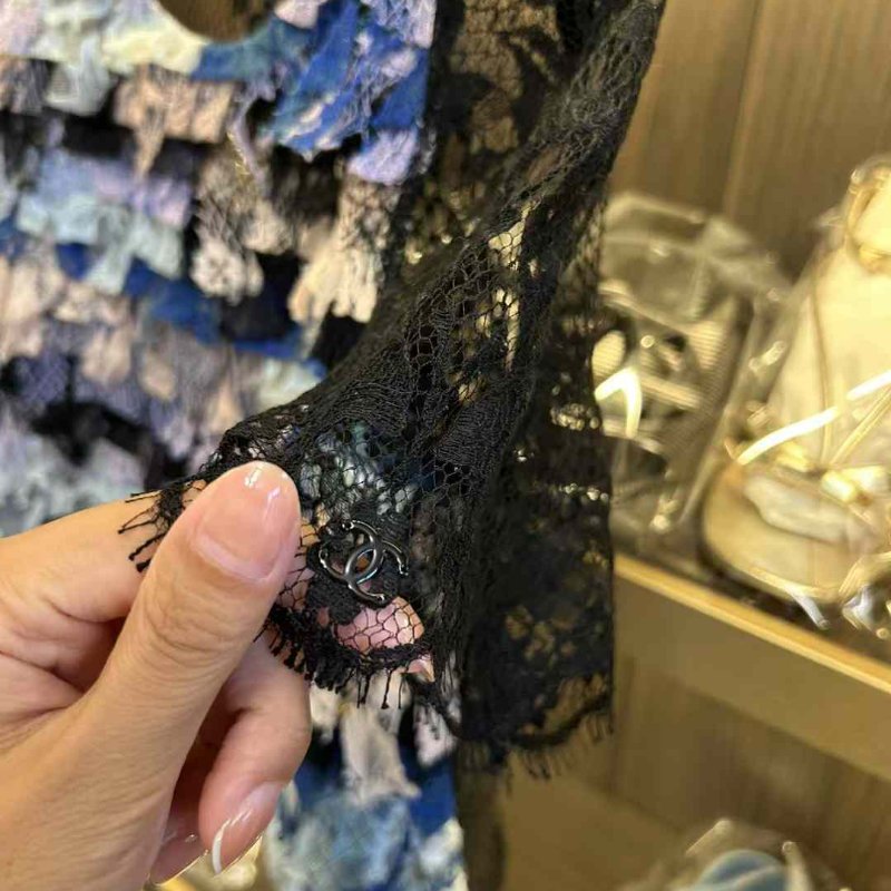 Chanel 蕾絲上衣 36號 非常新 洗標拆了 領標還在-2