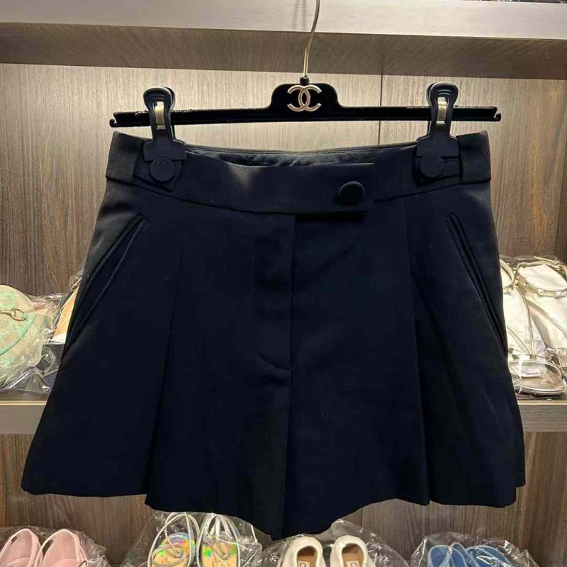 Lv褲裙 34偏大 腰圍約72 很新-0