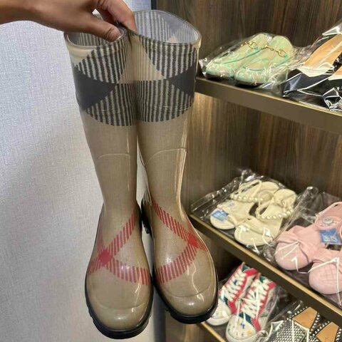 Burberry 雨靴 36號 沒穿幾次