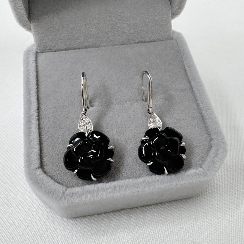 CHANEL 黑瑪瑙山茶花鑽石耳環-0