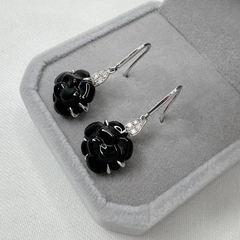CHANEL 黑瑪瑙山茶花鑽石耳環-1