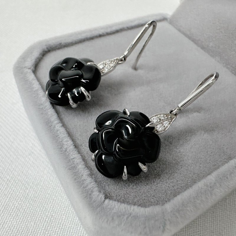 CHANEL 黑瑪瑙山茶花鑽石耳環-7