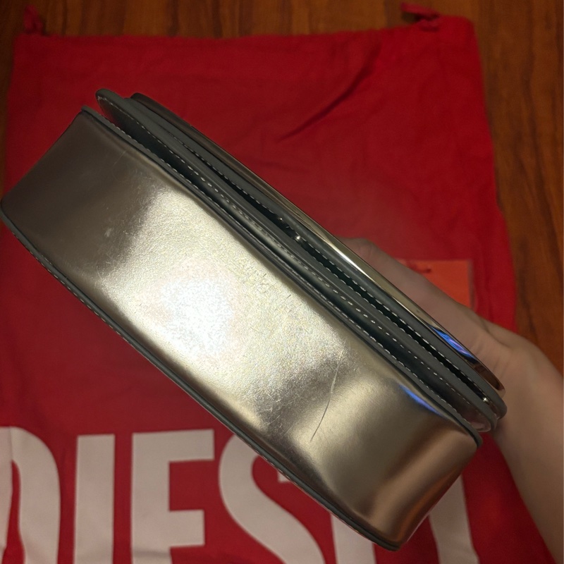 Diesel 叮噹包 腋下包 銀色-2