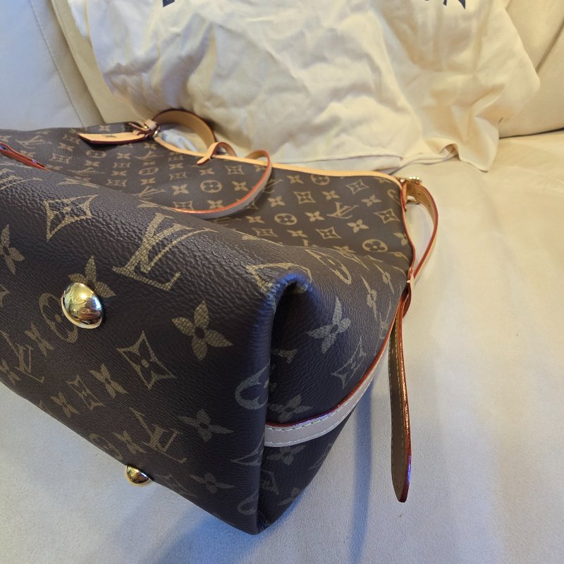 LOUIS VUITTON CarryAll MM-11