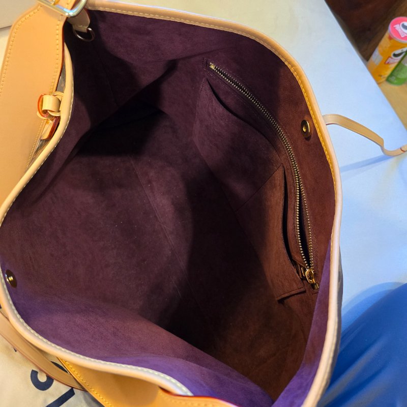 LOUIS VUITTON CarryAll MM-16