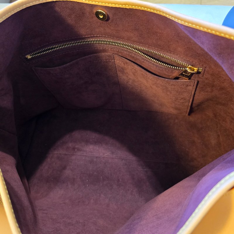 LOUIS VUITTON CarryAll MM-17
