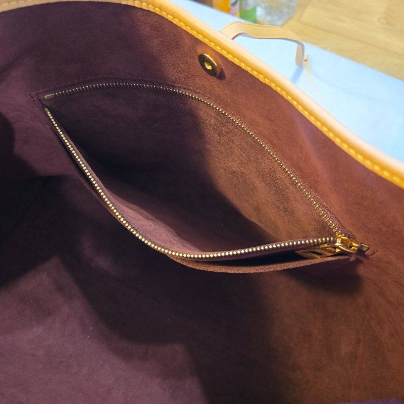 LOUIS VUITTON CarryAll MM-18