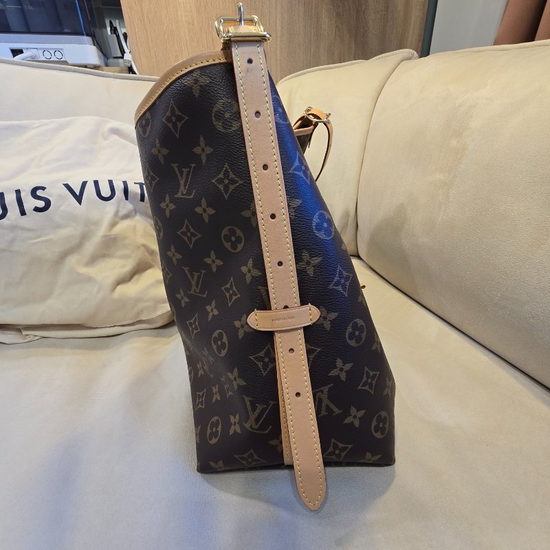 LOUIS VUITTON CarryAll MM-19