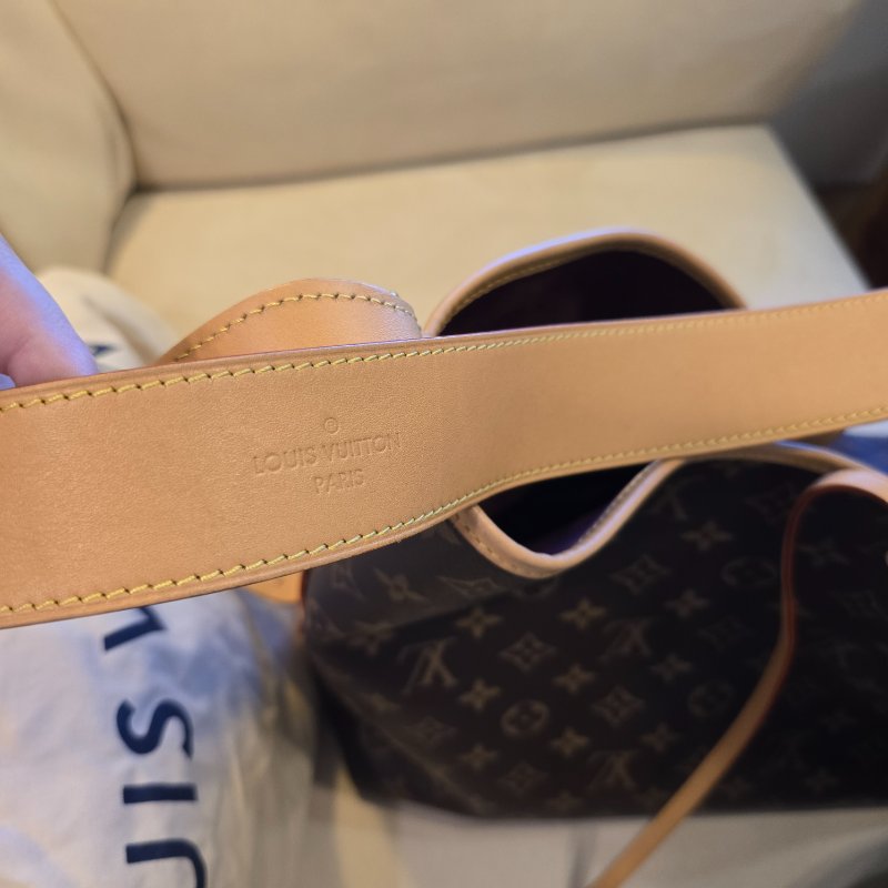 LOUIS VUITTON CarryAll MM-32