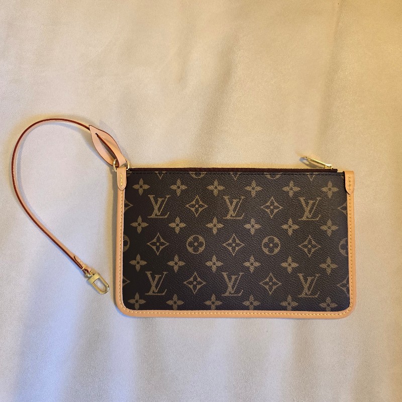 LOUIS VUITTON CarryAll MM-23