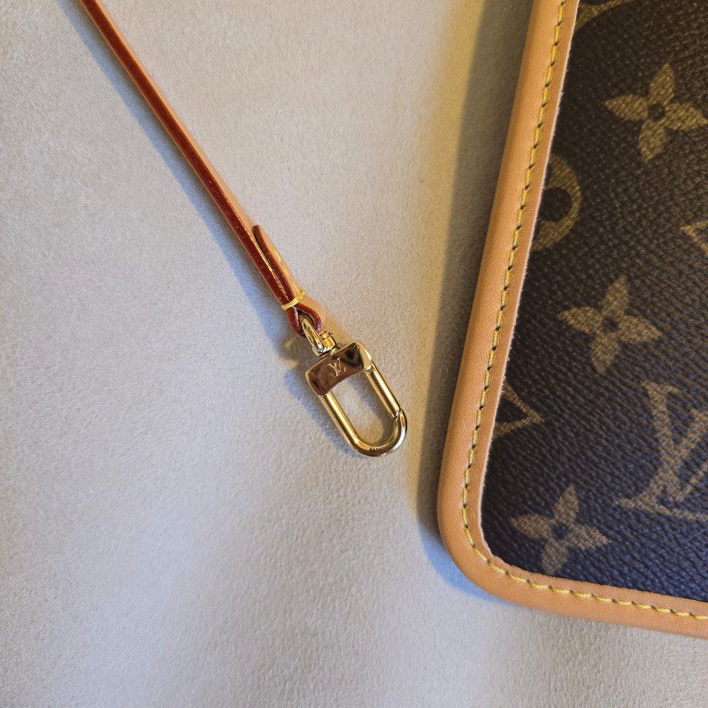LOUIS VUITTON CarryAll MM-24