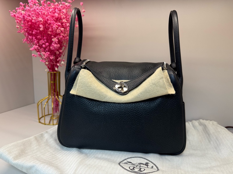 ❤️99新愛馬仕Hermes Lindy 26 黑銀 stamp D-0
