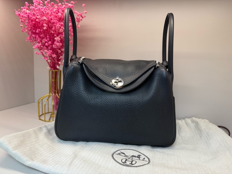 ❤️99新愛馬仕Hermes Lindy 26 黑銀 stamp D-3