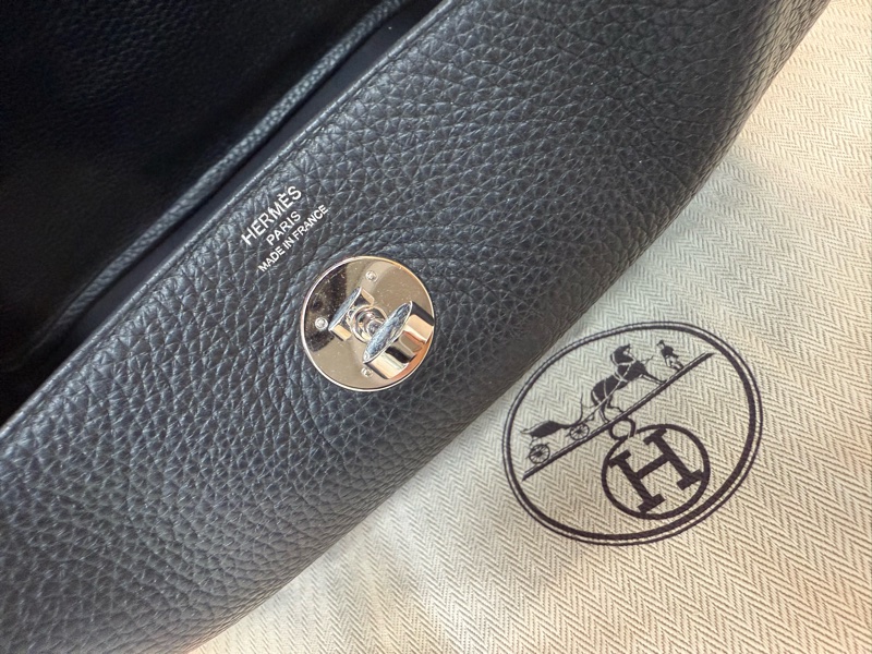 ❤️99新愛馬仕Hermes Lindy 26 黑銀 stamp D-4
