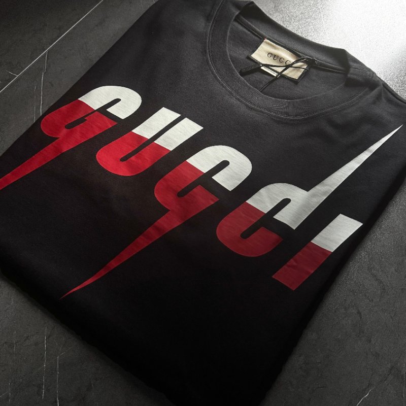 🔥 雙11全面開搶・全館折扣限時開啟!【GUCCI-古馳】徽標刀片印花設計T恤-6