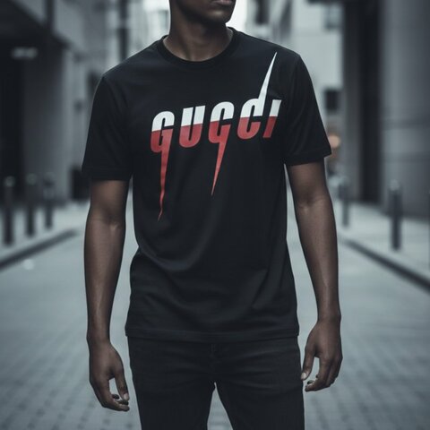 🔥 雙11全面開搶・全館折扣限時開啟！【GUCCI-古馳】徽標刀片印花設計T恤