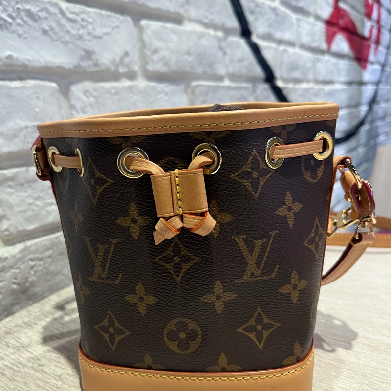 近全新 正品 2024/02月底購入 精品LV nano noe LV迷你水桶包 限量稀有品 可斜背 可手提-1