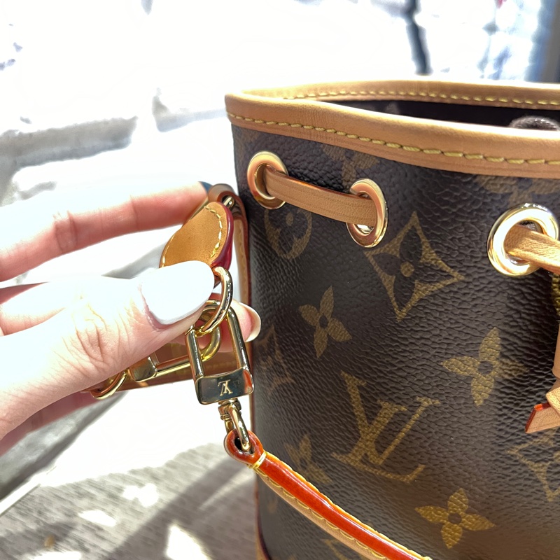 近全新 正品 2024/02月底購入 精品LV nano noe LV迷你水桶包 限量稀有品 可斜背 可手提-4