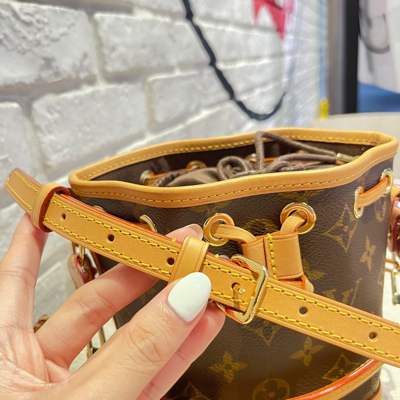 近全新 正品 2024/02月底購入 精品LV nano noe LV迷你水桶包 限量稀有品 可斜背 可手提-5