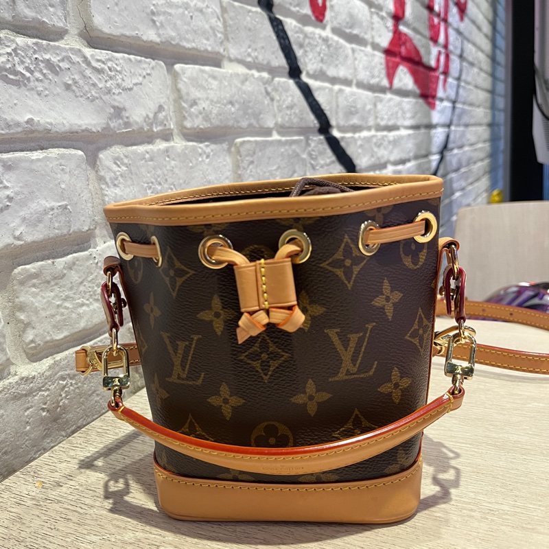 近全新 正品 2024/02月底購入 精品LV nano noe LV迷你水桶包 限量稀有品 可斜背 可手提-9