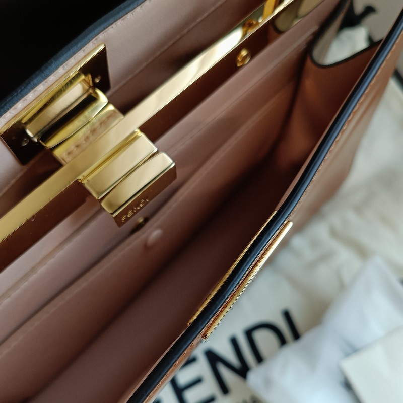 FENDI 芬迪躲貓貓 peekaboo ISeeU 焦糖色 金棕色 手提包 單肩包 斜背包-14