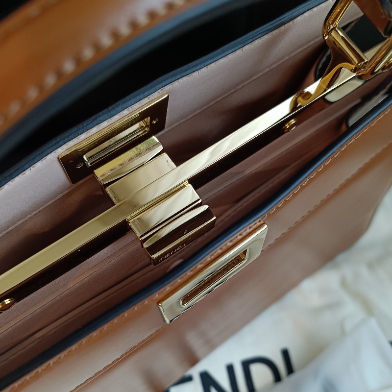 FENDI 芬迪躲貓貓 peekaboo ISeeU 焦糖色 金棕色 手提包 單肩包 斜背包-15