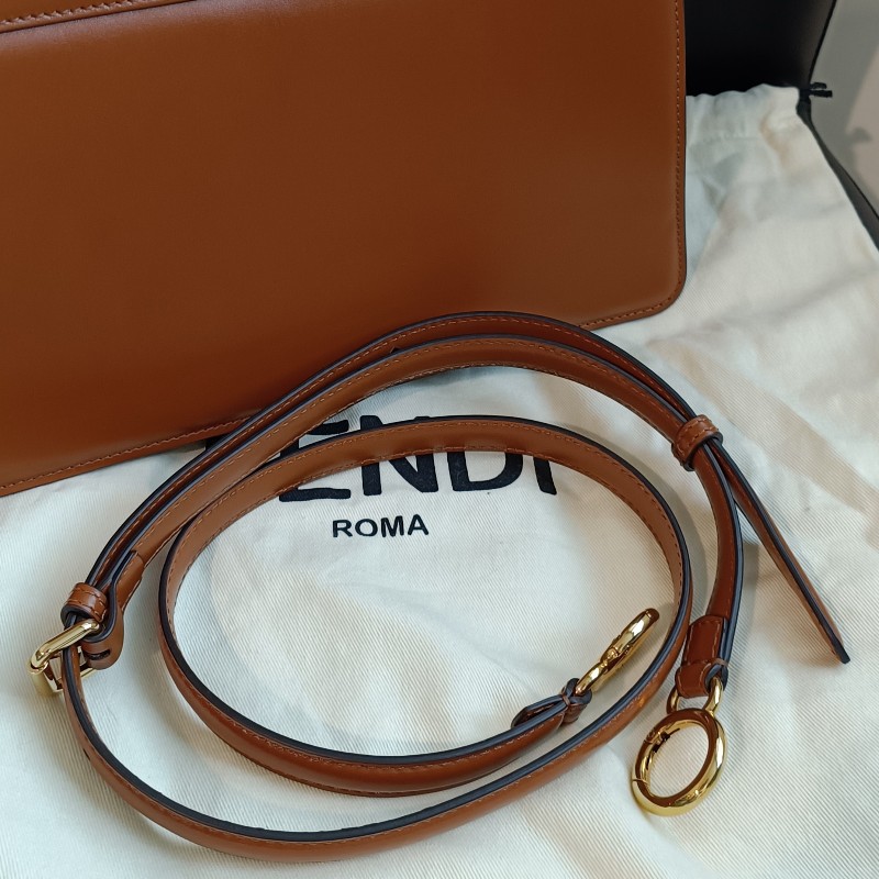 FENDI 芬迪躲貓貓 peekaboo ISeeU 焦糖色 金棕色 手提包 單肩包 斜背包-25