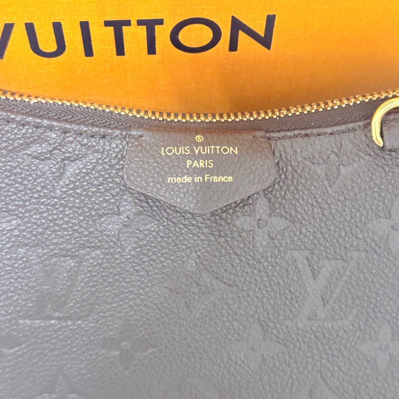 未使用品✨市場最甜價了🫶🏻LV 黑色牛皮壓紋 easy pouch on strap斜背包 肩背包 鏈帶包 揹帶可拆-21