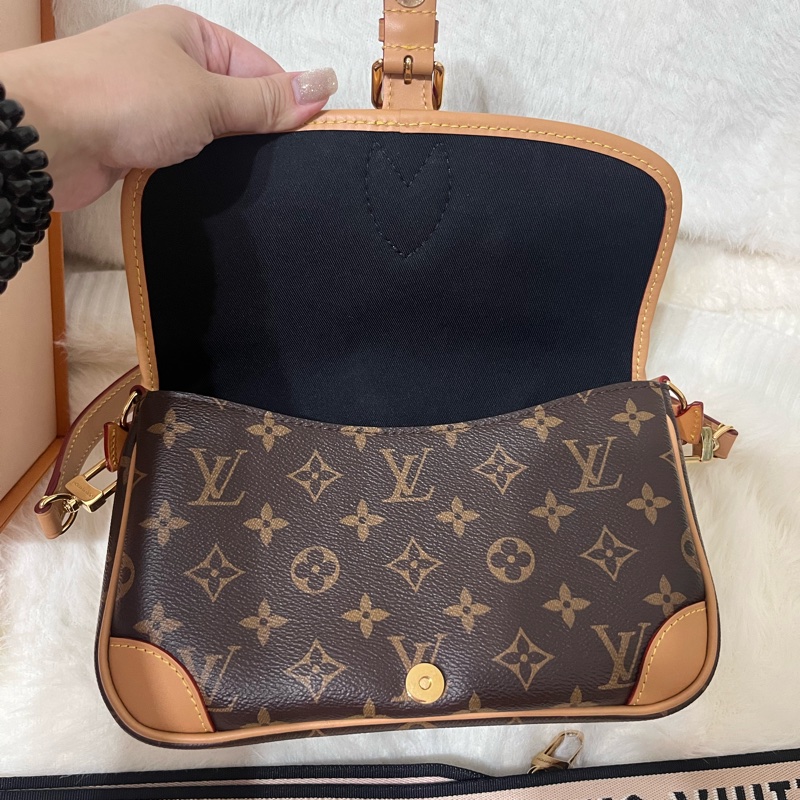 Louis Vuitton |Diane M45985 經典法棍包 ✨可小議價-5