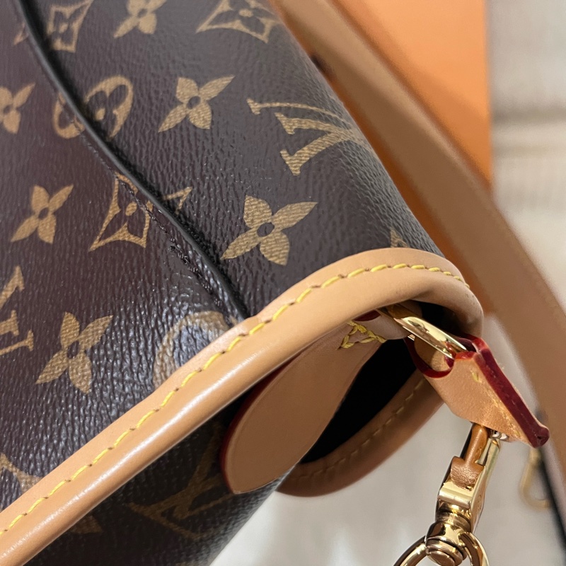 Louis Vuitton |Diane M45985 經典法棍包 ✨可小議價-11