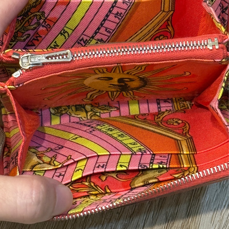 小巧卻好裝❤️ 美麗的玫瑰粉 愛馬仕hermes絲巾短夾🌺桃粉-4