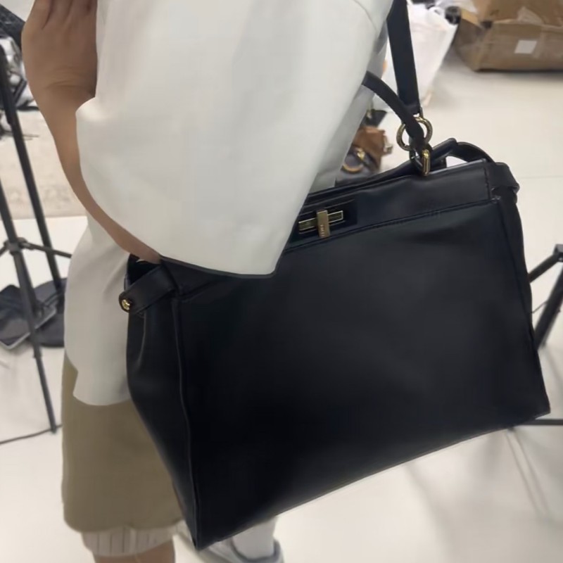 FENDI 芬迪 躲貓貓 peekaboo 黑色 金扣 手提包 肩背包-3
