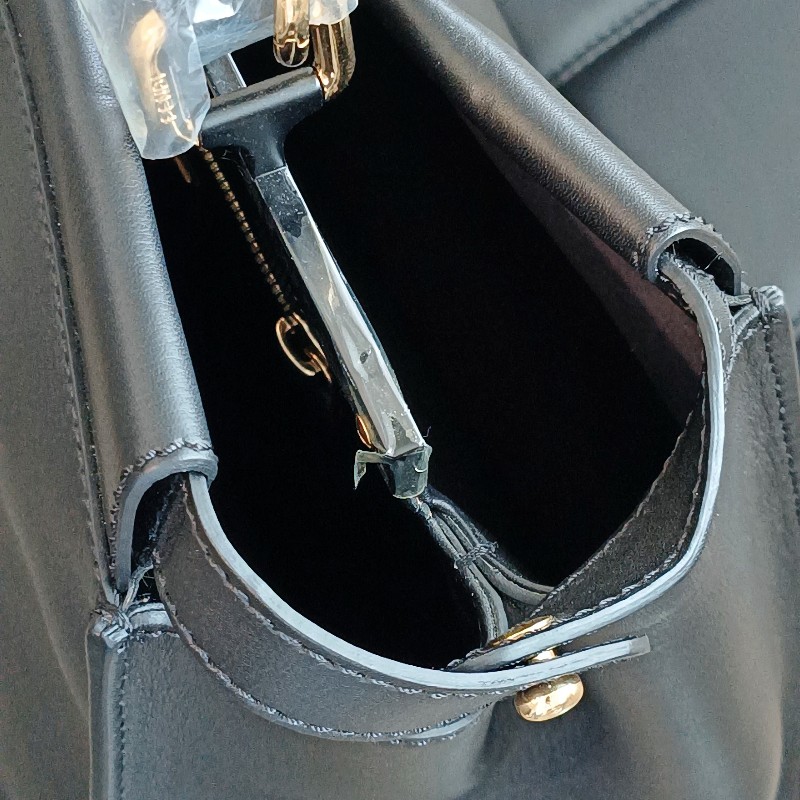 FENDI 芬迪 躲貓貓 peekaboo 黑色 金扣 手提包 肩背包-18