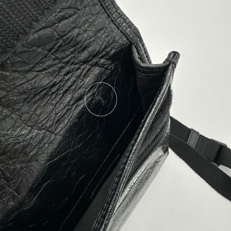 Balenciaga Explorer Pouch 小袋包-3