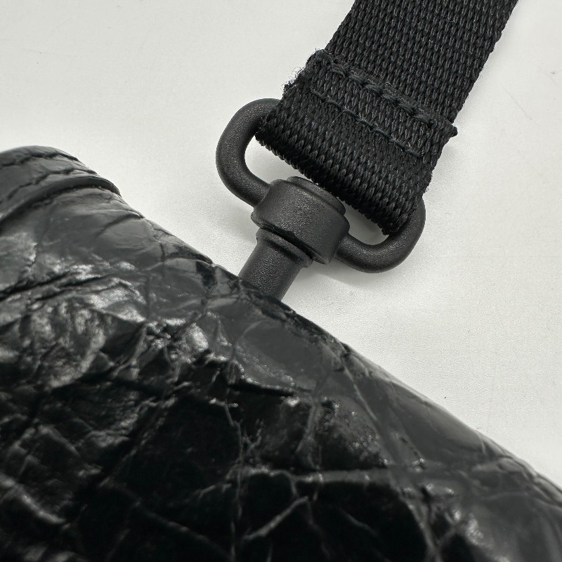 Balenciaga Explorer Pouch 小袋包-8