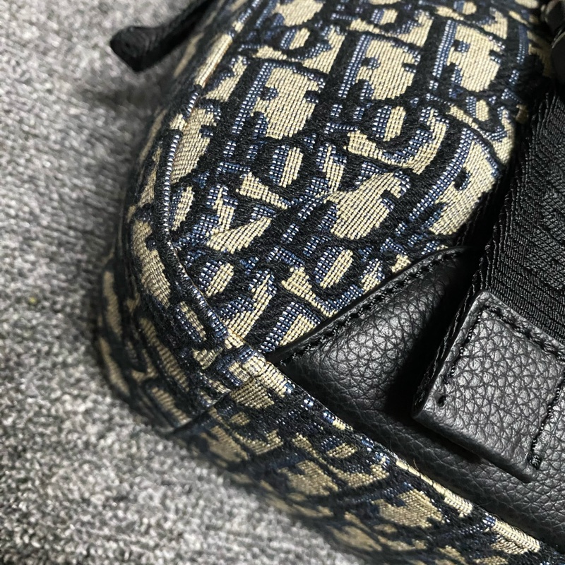 DIOR迪澳DIOR EXPLORER老花帆布郵差包 斜挎包（保留）-24