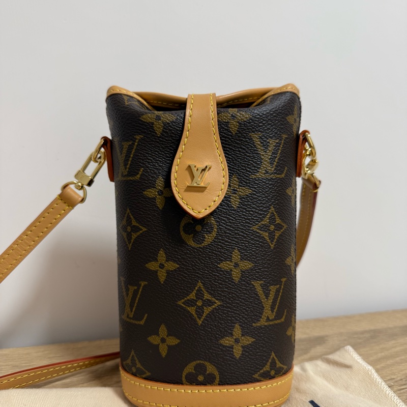 LV Fold Me薯條包 手機袋-1