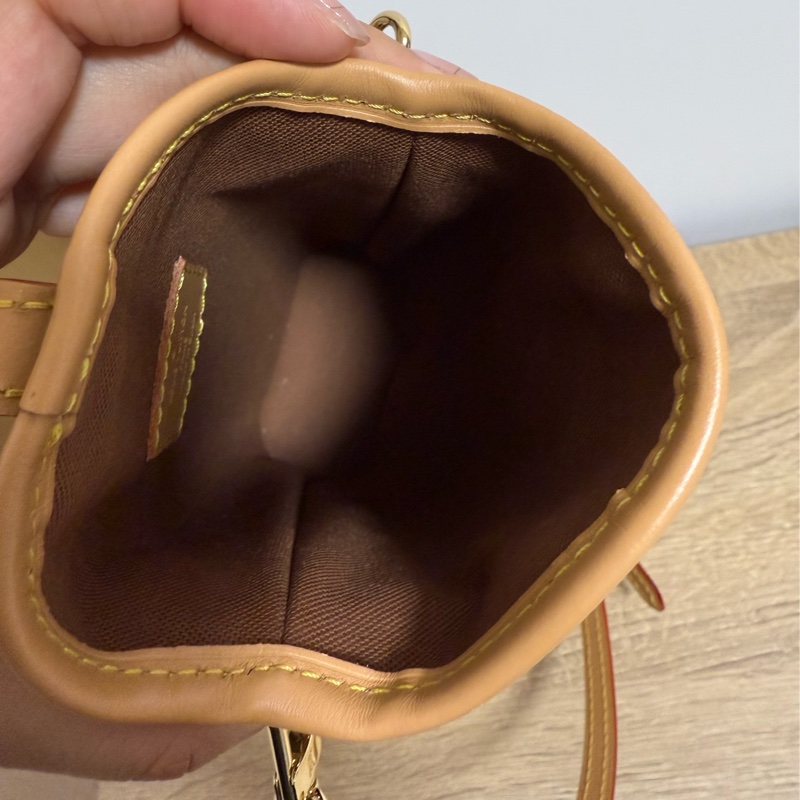 LV Fold Me薯條包 手機袋-9