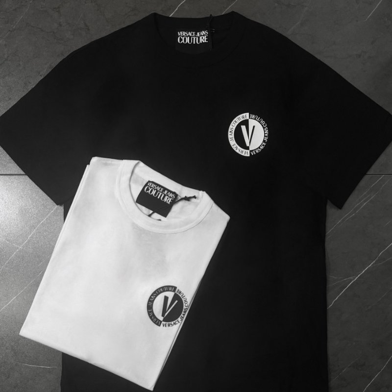 🤣 雙11到了,我的理智正式下線 💸【VERSACE-凡賽斯】胸口小LOGO設計T恤 黑-1